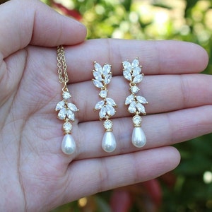Raindrop bridesmaid earrings Bridesmaid leaf drop necklace earrings Bridal pearl jewelry Wedding earrings bracelet Bridesmaid jewelry gift