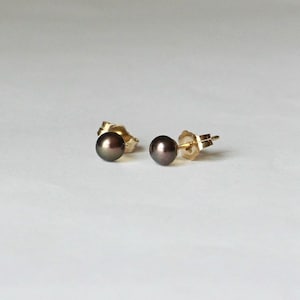 Tiny peacock brown fresh water pearl studs- Small pearl earrings- Brown pearl earrings- Small pearl studs- Real peacock black pearl earrings