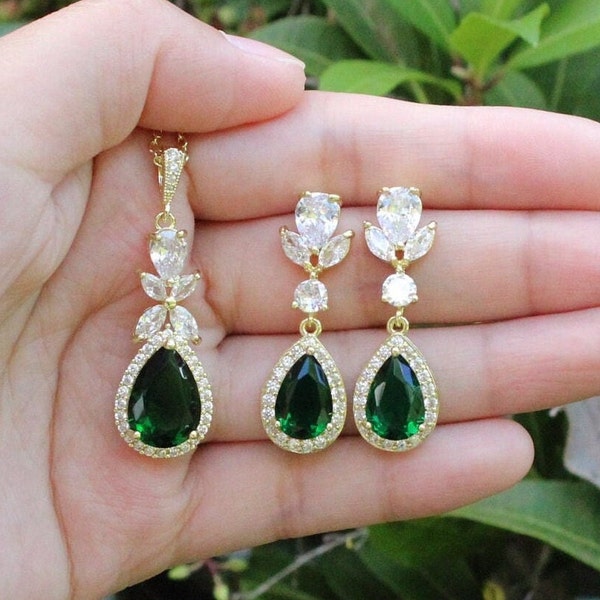 Emerald green bridal necklace earrings set Emerald wedding jewelry Bridal bracelet earrings Bridesmaid earrings gift Emerald green jewelry