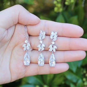 Raindrop bridal jewelry Pearl drop necklace earrings bracelet bridesmaid earrings wedding jewelry bridal necklace Pearl drop CZ bridal gift