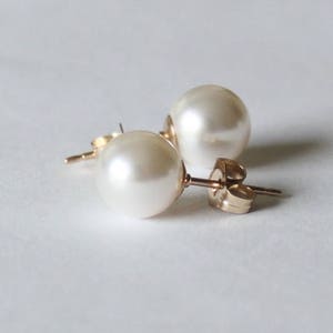 4mm 6mm 8mm 10mm round bridesmaid pearl stud earrings 14K gold fill pearl studs bridesmaid earrings gift flower girl Bridal pearl earrings image 6