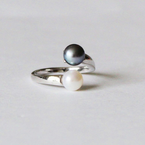 Adjustable double fresh water pearl ring Sterling silver ring Peacock black and white pearl ring Real pearl ring white pearl ring Birthday