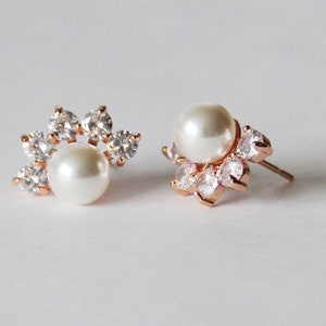 Custom pearl color Bridesmaid pearl stud earrings Crystal studs Bridal pearl jewelry Bridesmaid gift Wedding pearl jewelry Clip on earrings