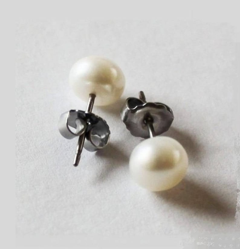 Niobium or Titanium Pearl stud earrings, White fresh water pearl stud earrings, Hypoallergenic,  Pure Titanium earrings, sensitive ears 