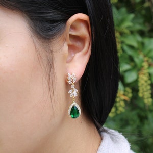 Emerald Bridesmaids earrings wedding earrings Bridal earrings Emerald green wedding jewelry set Bridesmaids gifts emerald leaf drop XY1