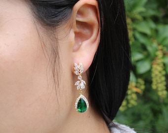 Emerald Bridesmaids earrings wedding earrings Bridal earrings Emerald green wedding jewelry set Bridesmaids gifts emerald leaf drop earrings