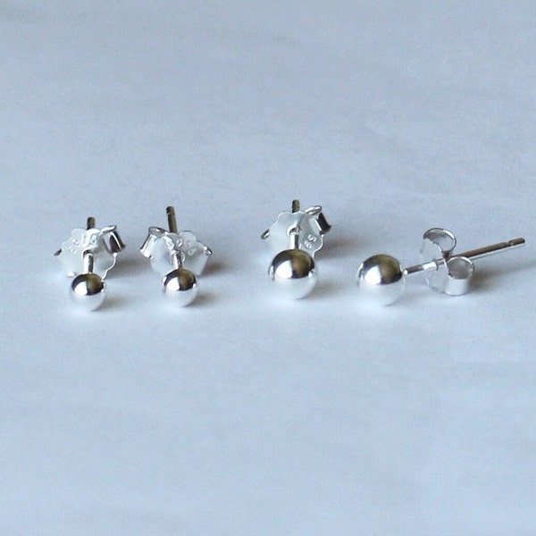 Pendientes pequeños de bola de plata de ley de 3 mm y 4 mm, pendientes de plata con poste de bola Pendientes de niña de flores Tachuelas de plata Múltiples perforaciones diminutas