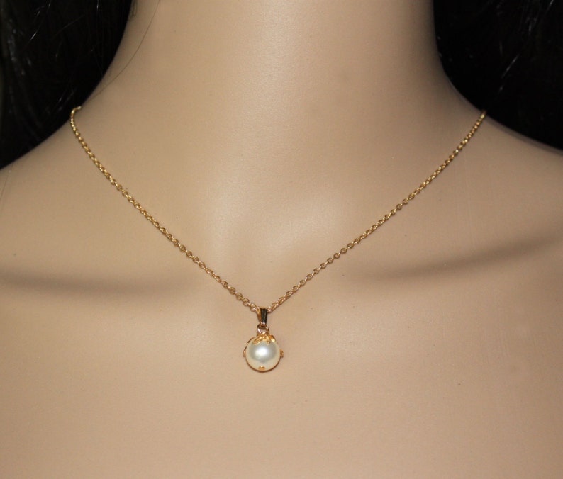 Leaf Pearl Pendant Necklace 14K Gold Filled Large Pearl - Etsy