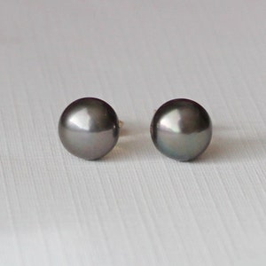 Peacock Gray Fresh Water pearl earring studs, 14K gold filled studs, Bridesmaid earrings, Grey pearl earrings, Peacock pearl studs 8-9mm