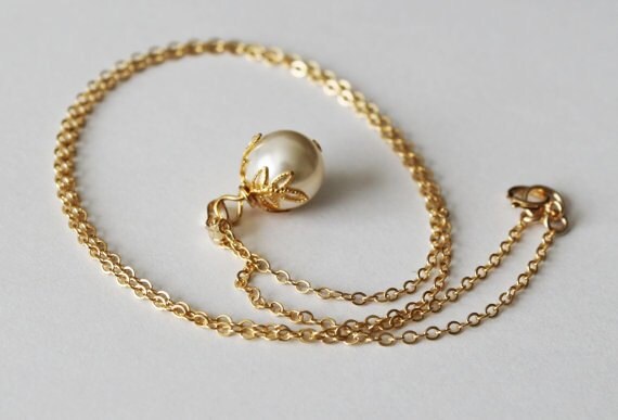 Leaf Pearl Pendant Necklace 14K Gold 