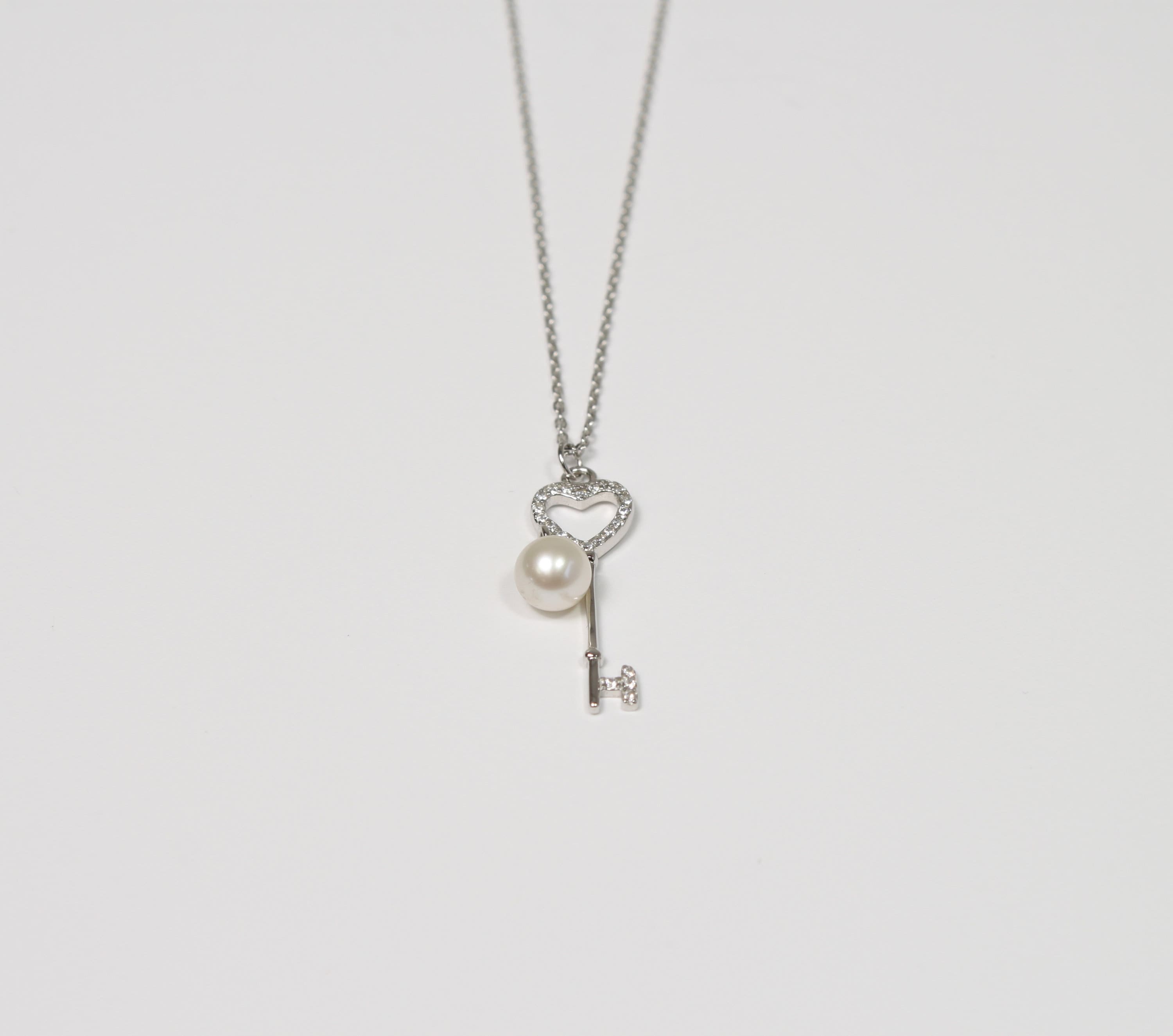 【TATIANA】Heart Locks and Keys Pearl Necklace〜ネックレス TATIANA】Heart Locks and Keys Pearl Necklace〜ネックレス