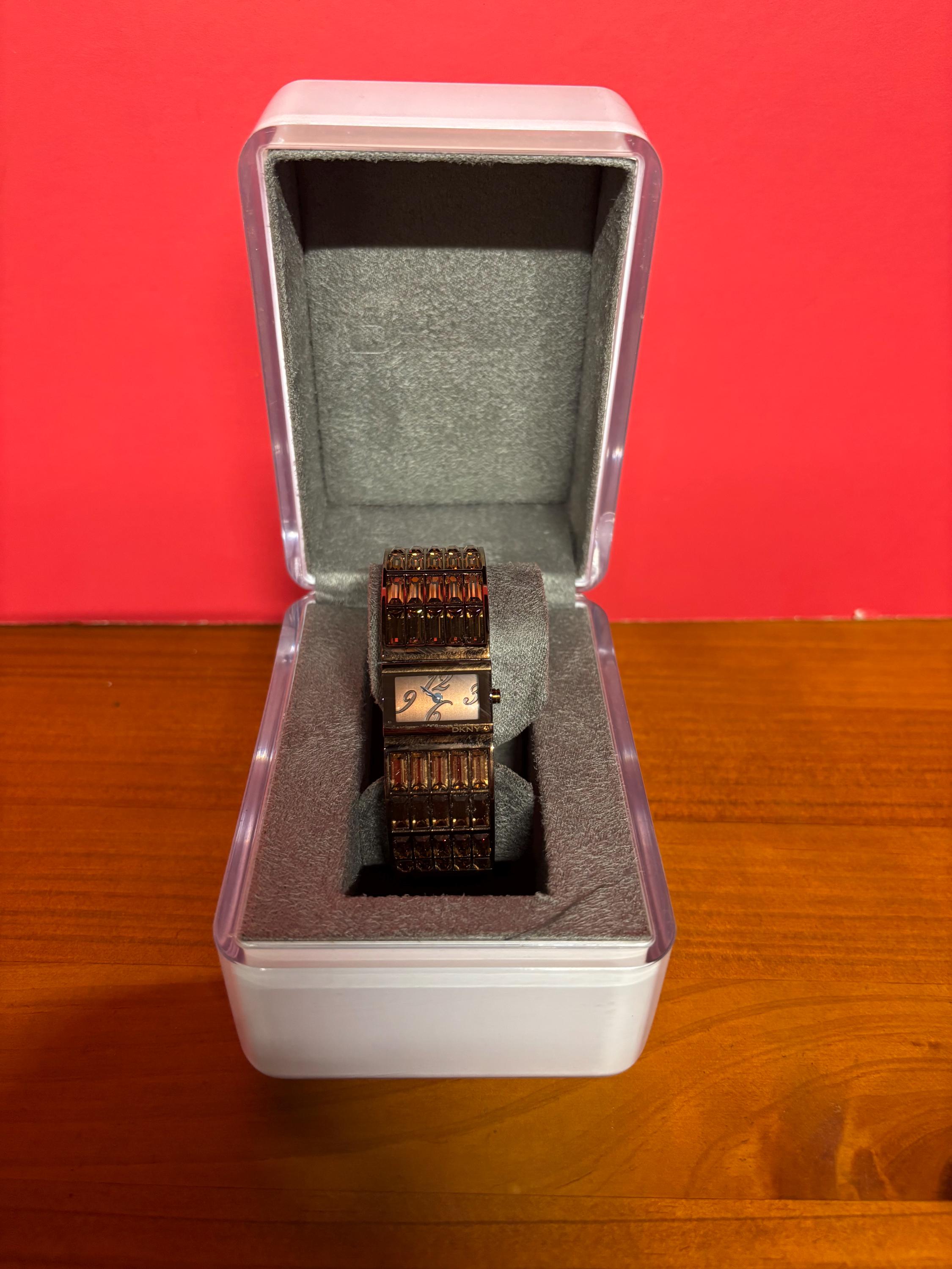 Vintage DKNY NY-4254 Rare Swarovski Crystal and Solid Stainless Steel Watch Beautiful Ladies Designer DKNY Quartz watch with Rectangular  main image 2