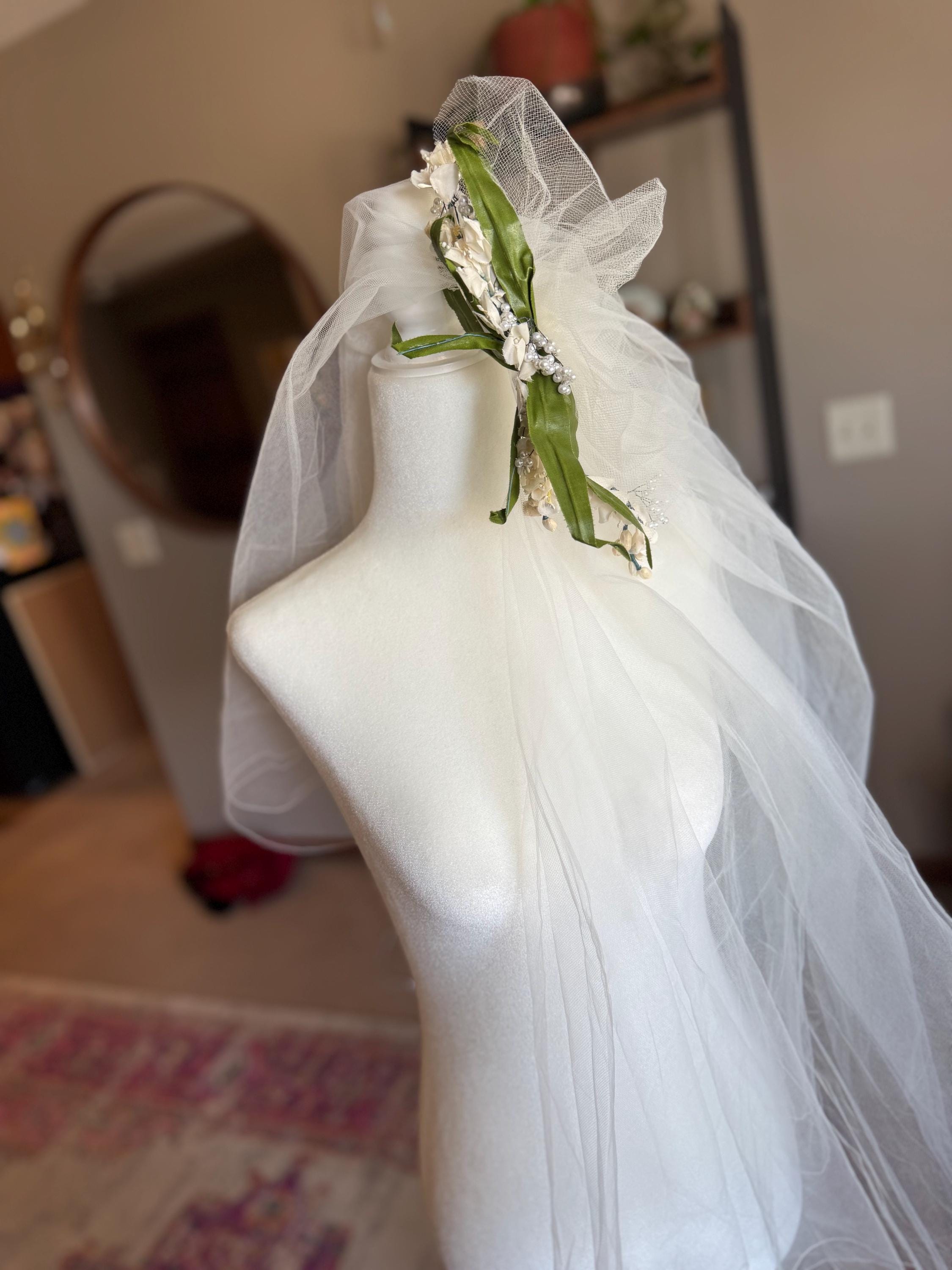 Vintage 1940s 1950s Bridal Veil With Tulle And Pearl Trim, Winter White Blusher Wedding Veils - Vintage - Etsy Canada main image 3