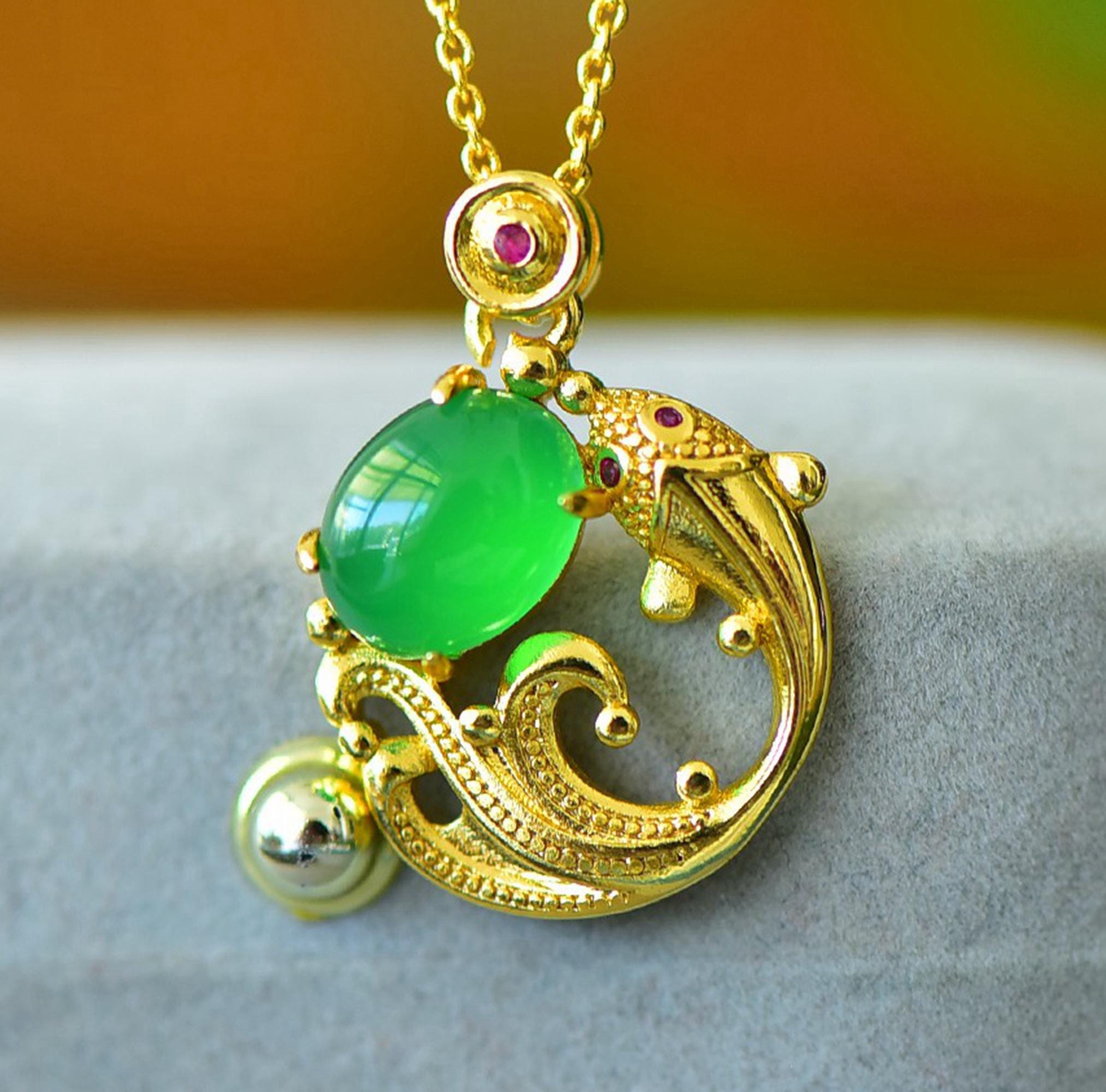 魚の翡翠ペンダント - Etsy 日本