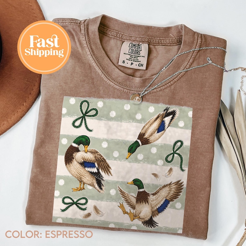 R326 Sign Vintage Mallard Duck Shirt, Flying Waterfowl Tee, Sage Polka Dot ...