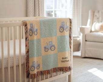 Couverture de bébé tracteur - jeté tissé au nom de bébé personnalisé, cadeau de décoration de chambre de ferme pour garçons Q037