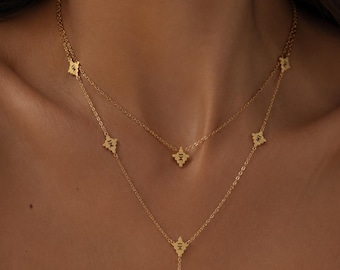 Vergoldete Berber Dreieck-Halskette: Edelstahl marokkanischer Schmuck