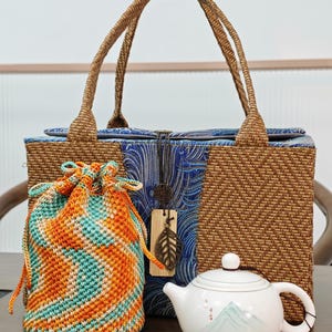 Bolsa de ganchillo hecha a mano con cordón para vajilla de té, estuche protector suave para uso diario en viajes.
