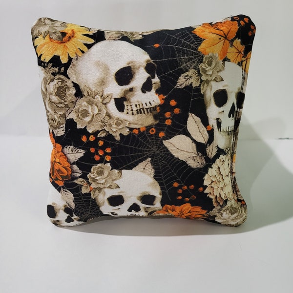 Skull and Flowers Cornhole Bags, Set of 4 Cornhole Bags, Bean Bag Toss, Wedding Cornhole Bags, Birthday games, Baggo