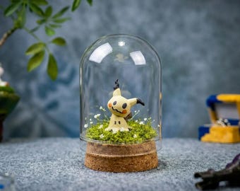 Mimi.kyu P0kem0n Figurine Terrarium Cloche, Cute Anime Desk Decor, Handcrafted Miniature Garden Display, Gamer Gift Idea
