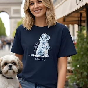 Camiseta personalizada de Shih Tzu, camiseta de regalo para abuelas amantes de los perros con estampado toile francés y estilo costero.