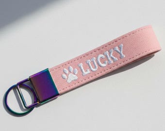 Llavero personalizado con el nombre de tu mascota – Llavero bordado con huella de pata