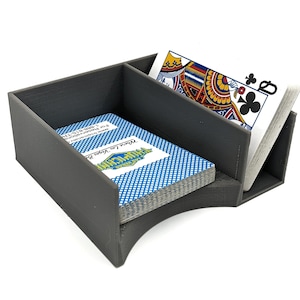 DIGITAAL STL-BESTAND Deal and Discard Game Card-deckhouder, kaarthouder, speelkaartspelkaarthouder, 3D-geprinte kaartspelhouder