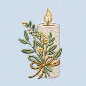 以下が含まれることがあります： 火のついた白いピラーキャンドルをモチーフにした刺繍デザイン。緑の葉と小さな黄色い花の枝が添えられ、金色のリボンで結ばれています。このデザインは、細部まで丁寧に刺繍のステッチで表現されています。