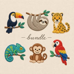 Op de afbeelding: Een set van zes geborduurde dierenpatches met een toekan, een luiaard op een tak, een luipaard, een kameleon op een tak, een aap en een papegaai op een tak. Het woord bundle staat in cursief schrift in het midden van de collectie.
