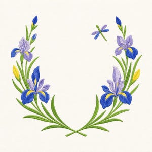 Pode incluir: Um design de bordado apresentando uma coroa semicircular de flores de íris azuis e roxas claras com caules e folhas verdes. Uma pequena libélula roxa está posicionada na área central superior entre os dois lados do arranjo floral.