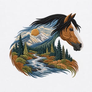 Peut inclure: Un &eacute;cusson brod&eacute; repr&eacute;sentant le profil d'une t&ecirc;te de cheval dont la crini&egrave;re fluide se transforme en paysage. Le motif comprend une cha&icirc;ne de montagnes, un soleil dor&eacute;, une rivi&egrave;re sinueuse et une for&ecirc;t dense de pins dans des tons verts.