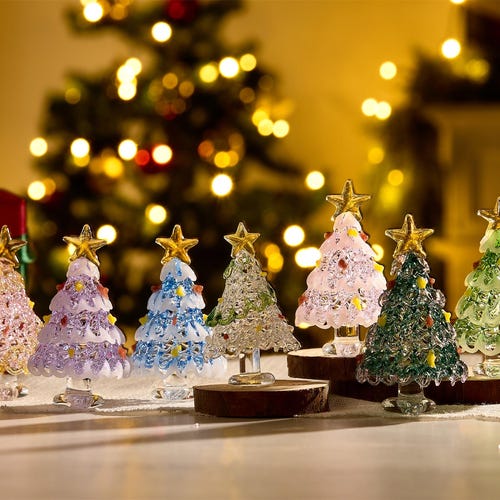 Handgemaakte minikerstboom met gebrandschilderd glas, decoratie voor de feestdagen