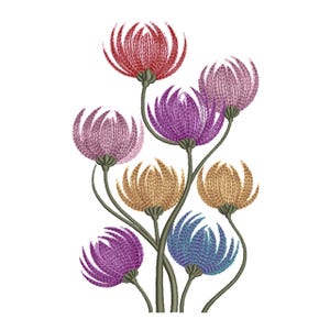 Puede incluir: Diseño floral bordado con flores estilizadas en tonos rojos, morados, dorados y azules. Las flores tienen un aspecto texturizado y están dispuestas sobre tallos verdes curvados sobre un fondo blanco.