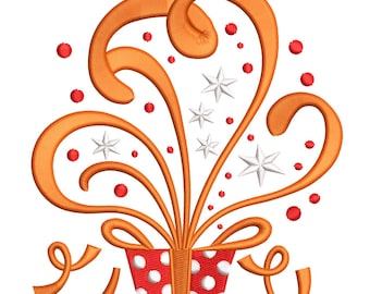 Op de afbeelding: Een geborduurd ontwerp van een geschenkdoos met oranje krullen, rode stippen en witte sterren. De geschenkdoos is rood met witte stippen en een oranje strik. Het ontwerp staat op een witte achtergrond.