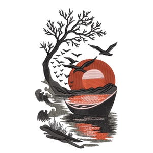 Può includere: Un disegno da ricamo che presenta la sagoma nera di un albero senza foglie e una piccola barca sull'acqua. Un grande sole rosso si trova sullo sfondo con diversi uccelli neri che volano nel cielo. L'acqua riflette il sole rosso e il paesaggio.