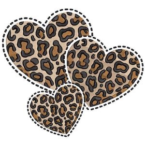 Peut inclure: Trois motifs en forme de cœur avec un motif léopard. Les cœurs sont de tailles variables, avec un fond beige et des taches marron et noires. Chaque cœur a une bordure blanche avec une ligne en pointillés.