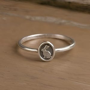 Kaninring i sterlingsilver, minimalistiska kaninsignetsmycken, guld i roséguld som alternativ