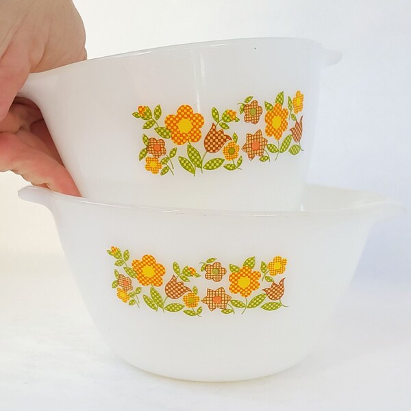 Set of 2 Vintage Anchor Hocking Fire King Gingham Flower Bowls - Vintage Bowls / Seventies Bowls / Seventies Kitchen / Kitschy Kitchen