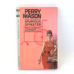 Vintage 1963 Perry Mason risolve il caso della zitella spuria di Erle Stanley Gardner - Copertina flessibile - Libro giallo d'epoca