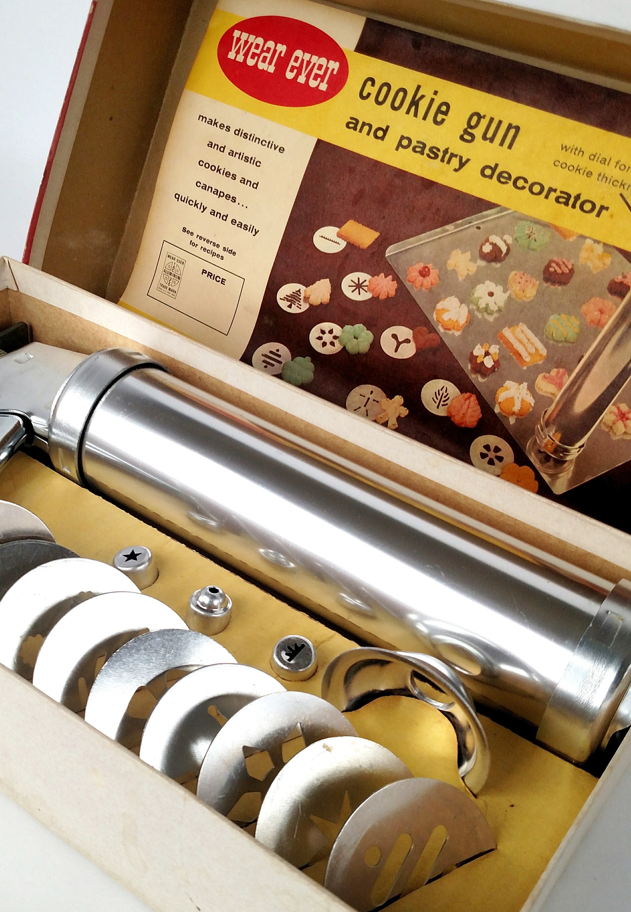 Vintage Cookie Gun and Pastry Decorator by Wear Ever