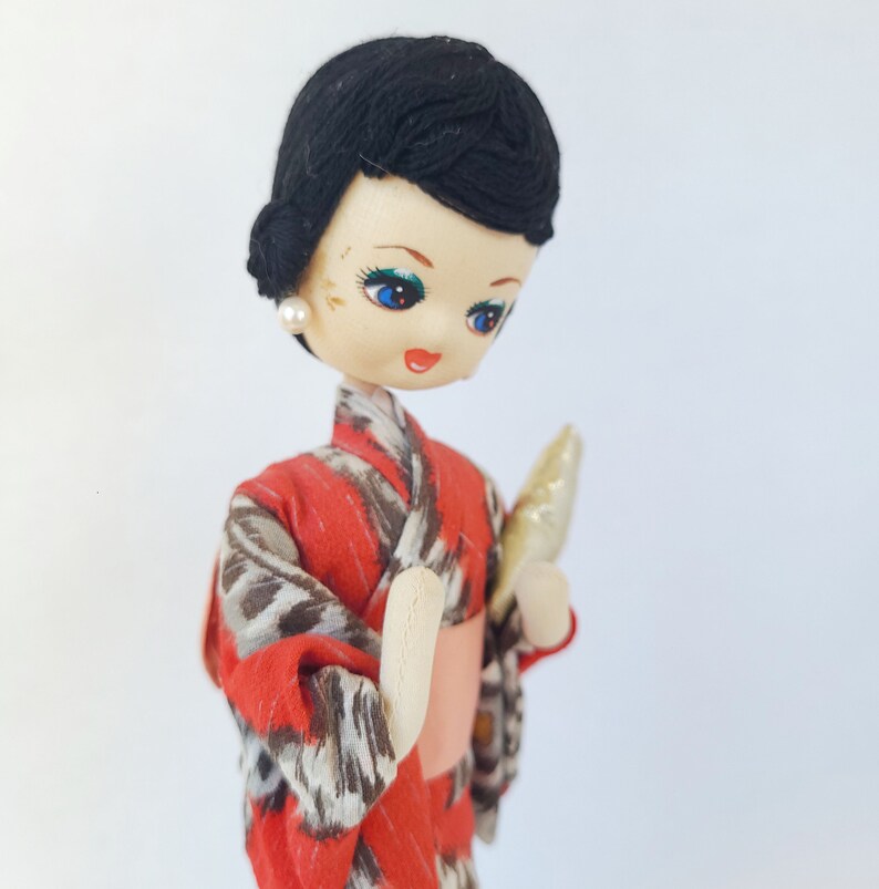 Vintage Big Eyes Japanese Doll in Kimono Vintage Doll / Kimono Doll / Pose Doll / Kitschy Cute / Kitschy Doll / Japanese Fashion Doll image 3