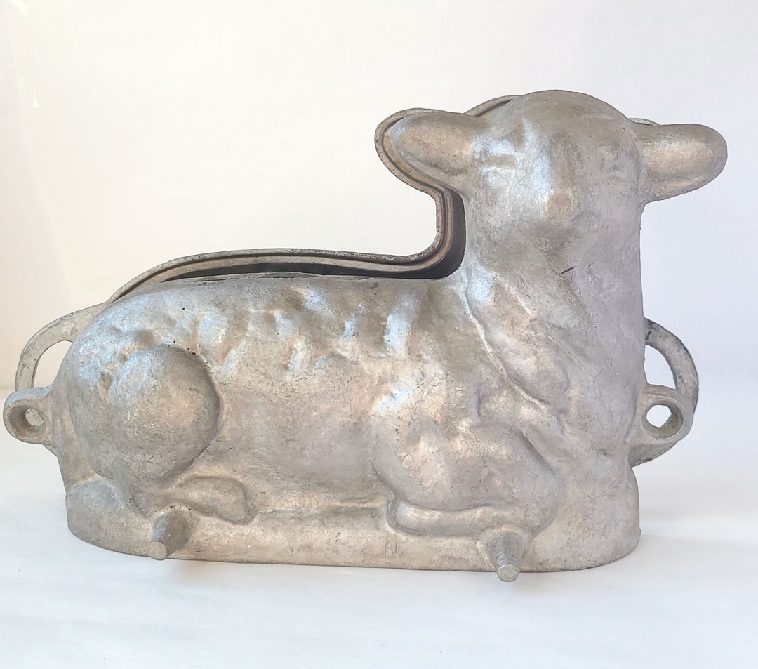 Vintage Two Piece Lamb Cake Mold Vintage Lamb Mold / Vintage Cake Mold