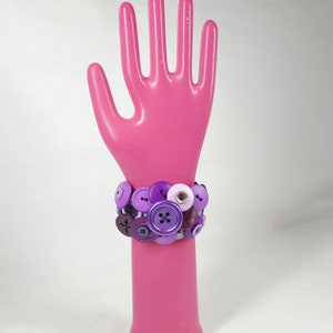Upcycled Vintage Button Bracelet in Purple 6.8 inches Chunky Bracelet / Statement Bracelet image 2