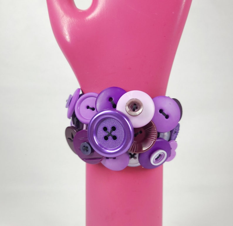 Upcycled Vintage Button Bracelet in Purple 6.8 inches Chunky Bracelet / Statement Bracelet image 1