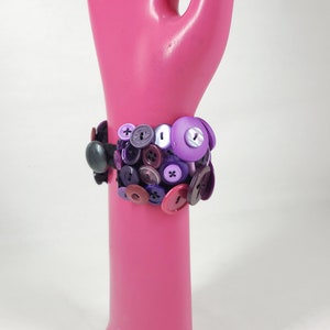 Upcycled Vintage Button Bracelet in Purple 6.8 inches Chunky Bracelet / Statement Bracelet image 5