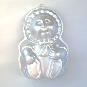 1985 Cabbage Patch Baby Cake Pan - Vintage Eighties Baking