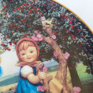 Vintage 1989 M.I Hummel Apple Tree Boy and Girl Collectible Plate From The Little Companions Collection Hummel Plate / Kitschy Cute image 8