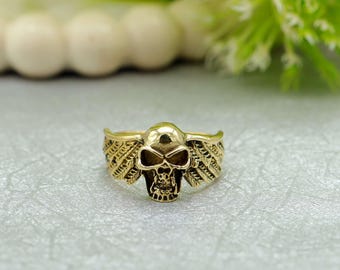 Anillo de calavera de oro para hombre, anillo de calavera de ala gótica, joyería de motociclista, banda de calavera punk, anillo llamativo de regalo para él