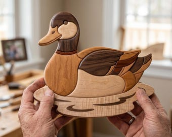 Taube im Wasser Intarsien Muster PDF, Schwimmvogel Dekupiersäge Vorlage, Majestic Wildlife Holzbearbeitungsdesign, A4-Größe DIY Wandkunst PNG