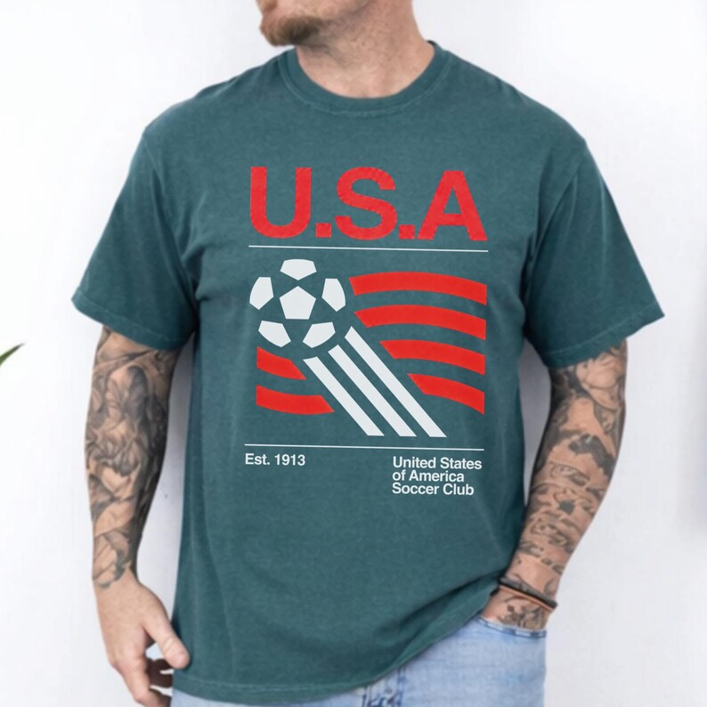 USA Soccer World Vintage Comfort Colors Shirt, USA Soccer Retro Shirt, United States Football Tee, US Soccer Gift bild 2